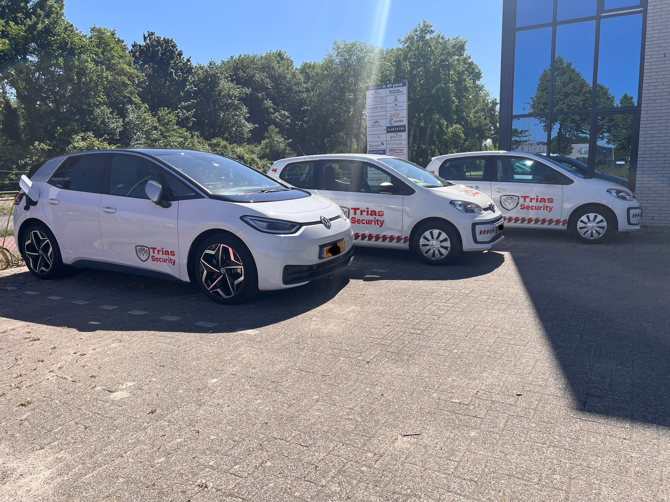 Winkelbeveiliging. Zorgbeveiliging. Opvang beveiliging. Vluchteling opvang beveiliging. Evenement beveiliging. Beveiliging Helmond.